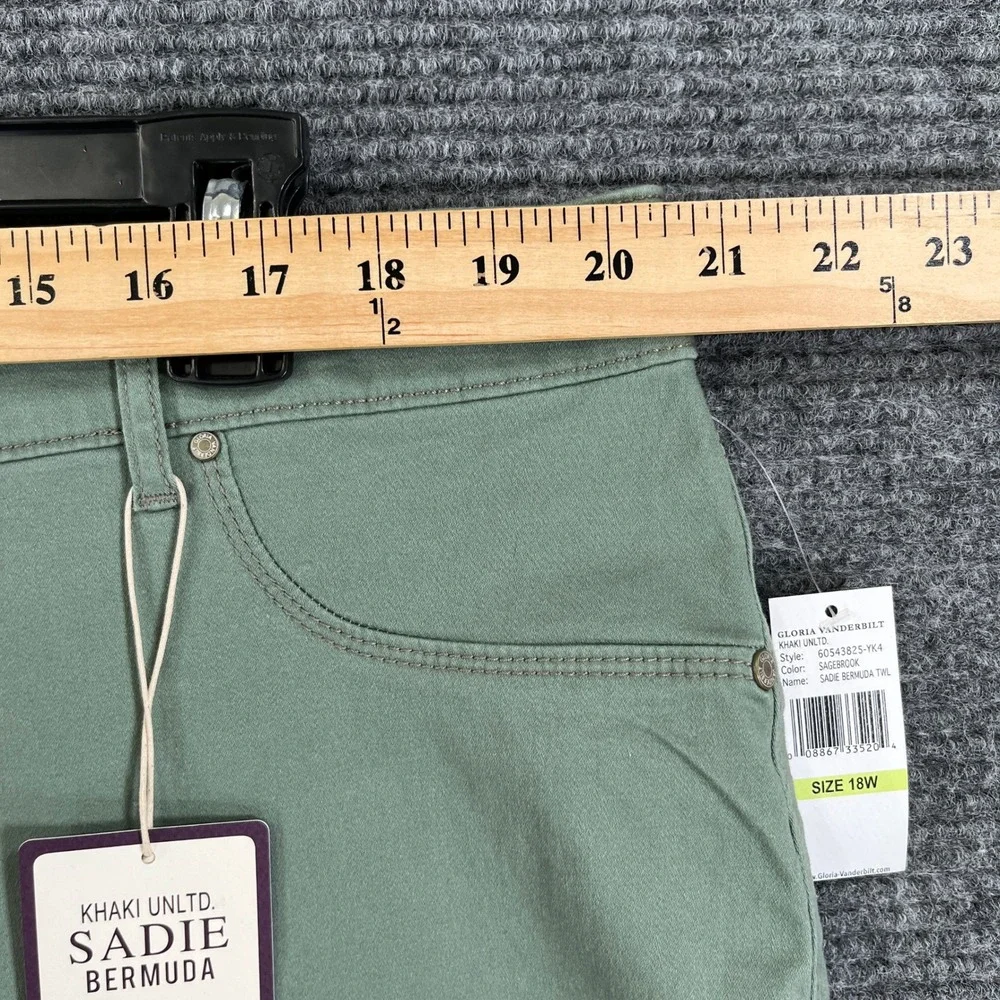Gloria Vanderbilt Sadie Bermuda Shorts Womens 18W Sage Green Sateen Summer